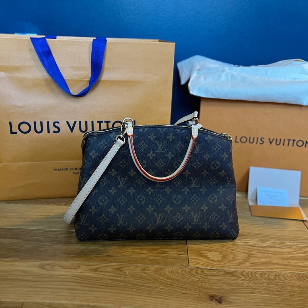 Louis Vuitton Grand Palais MM Monogram